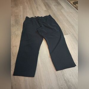 lululemon athletica Navy Cropped Pants Size 8
